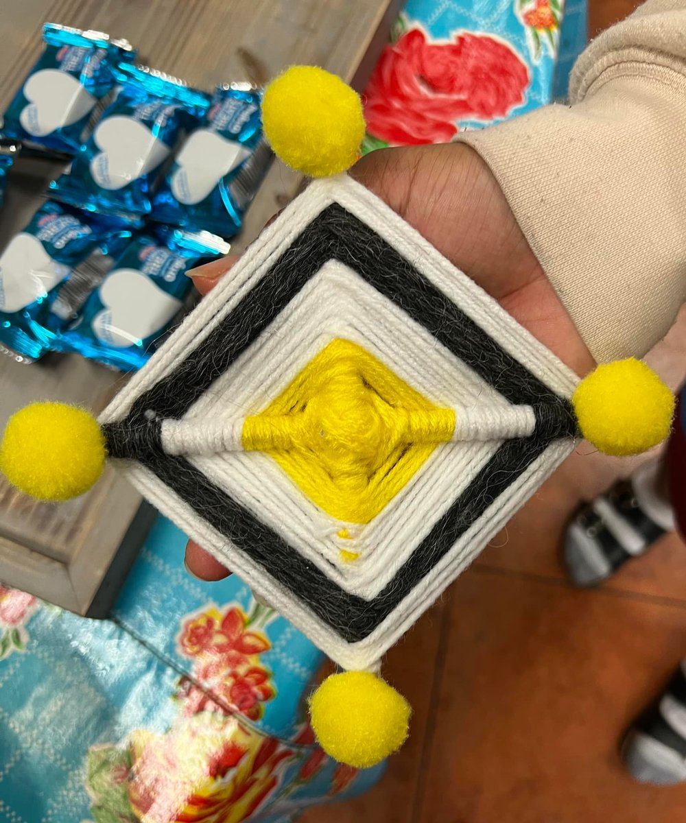 AustinJrForum's tweet photo. Last week AJF members used their #powers4good with our partner @SettlementHome  to host a fun craft night! Strong work ladies; we are so glad the residents had a great evening. #austin #volunteering https://t.co/4EGfLMJ82i