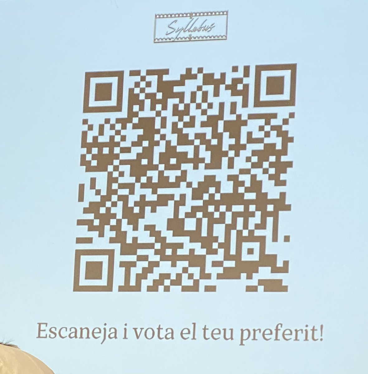 syllabus2022's tweet image. És hora de votar! Quin és el vostre curt preferit? Accediu al QR i doneu-nos la vostra opinió! 👇🏻