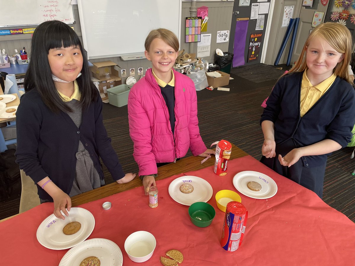 Elmvaleprimary's tweet photo. P6M making celebratory jam sandwiches and iced biscuits to take to our Jubilee picnic! 👑💎 https://t.co/dj3KEHVZxH