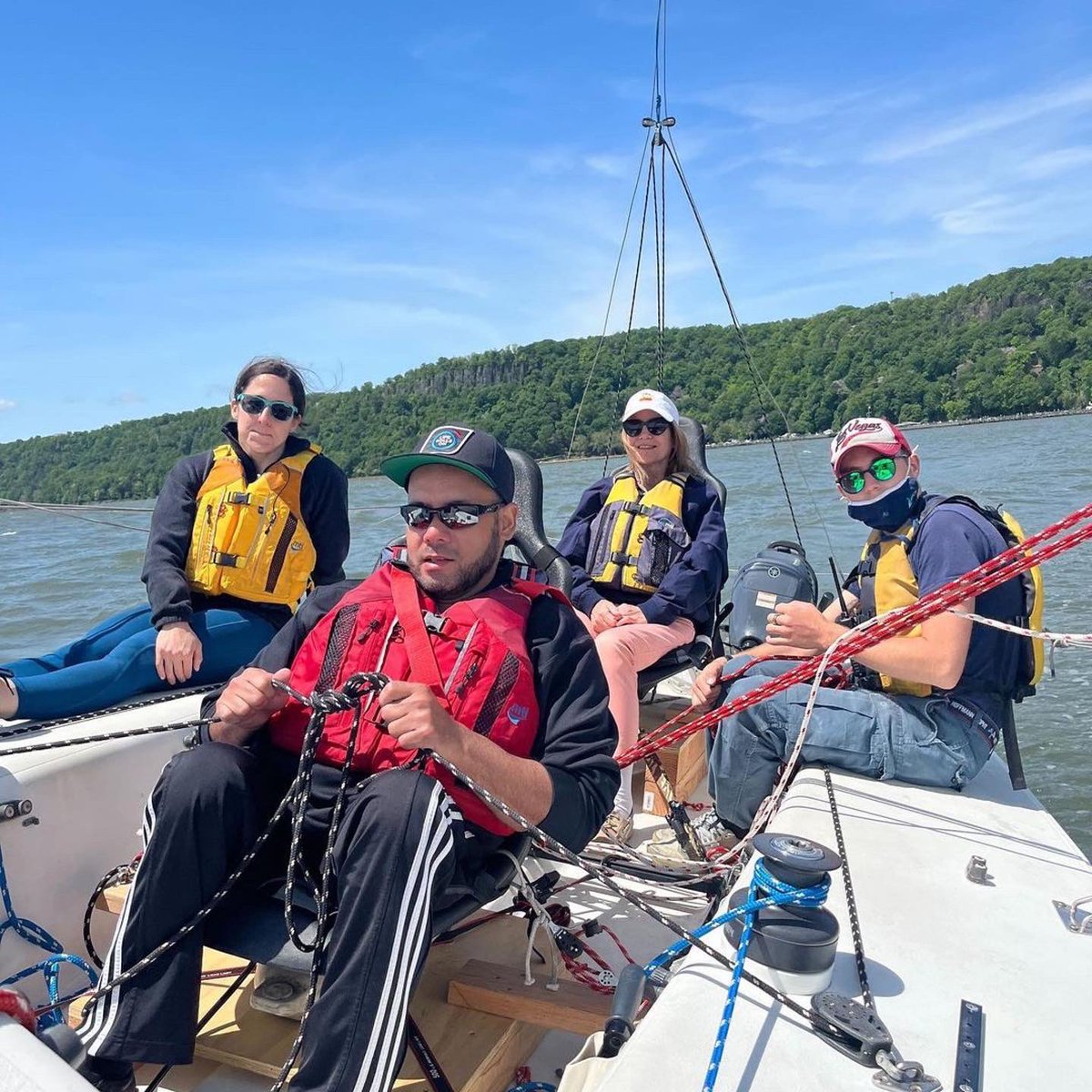 MountSinaiSCI's tweet photo. Our first #AdaptiveSailing event of the season was a success! Thank You #hudsonsailing for partnering up with Mount Sinai #SCI.There are still open spots for our second adaptive sailing event on June 16th. For more information contact: “Woody" at richard.wood1@mountsinai.org https://t.co/oXoYn6Z7ry