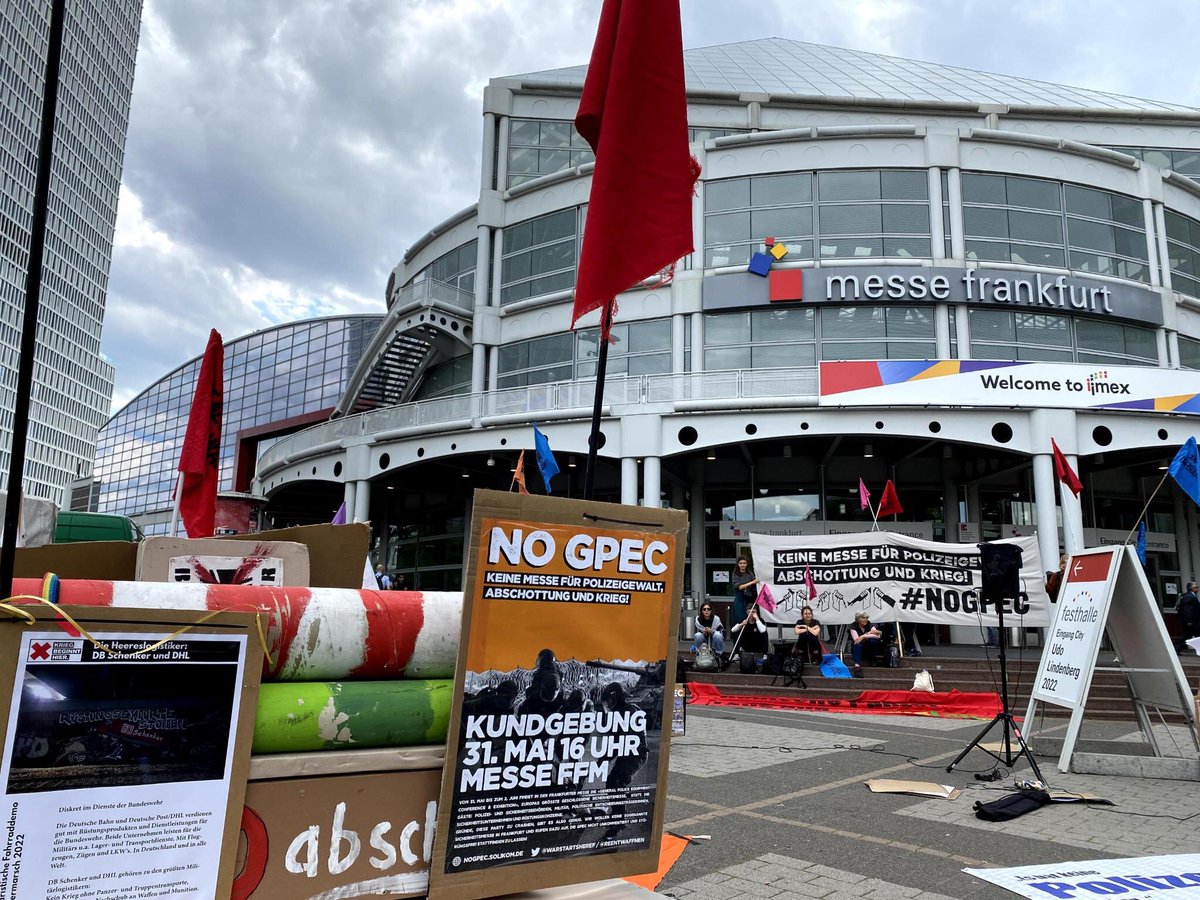 Antimilitarist activists demonstrated today in front of the @messefrankfurt, against the General Police Equipment Exhibition & Conference (GPEC). 

The #GPEC is the largest security fair in Europe. #NoGPEC #GPEC2022 (1/4)