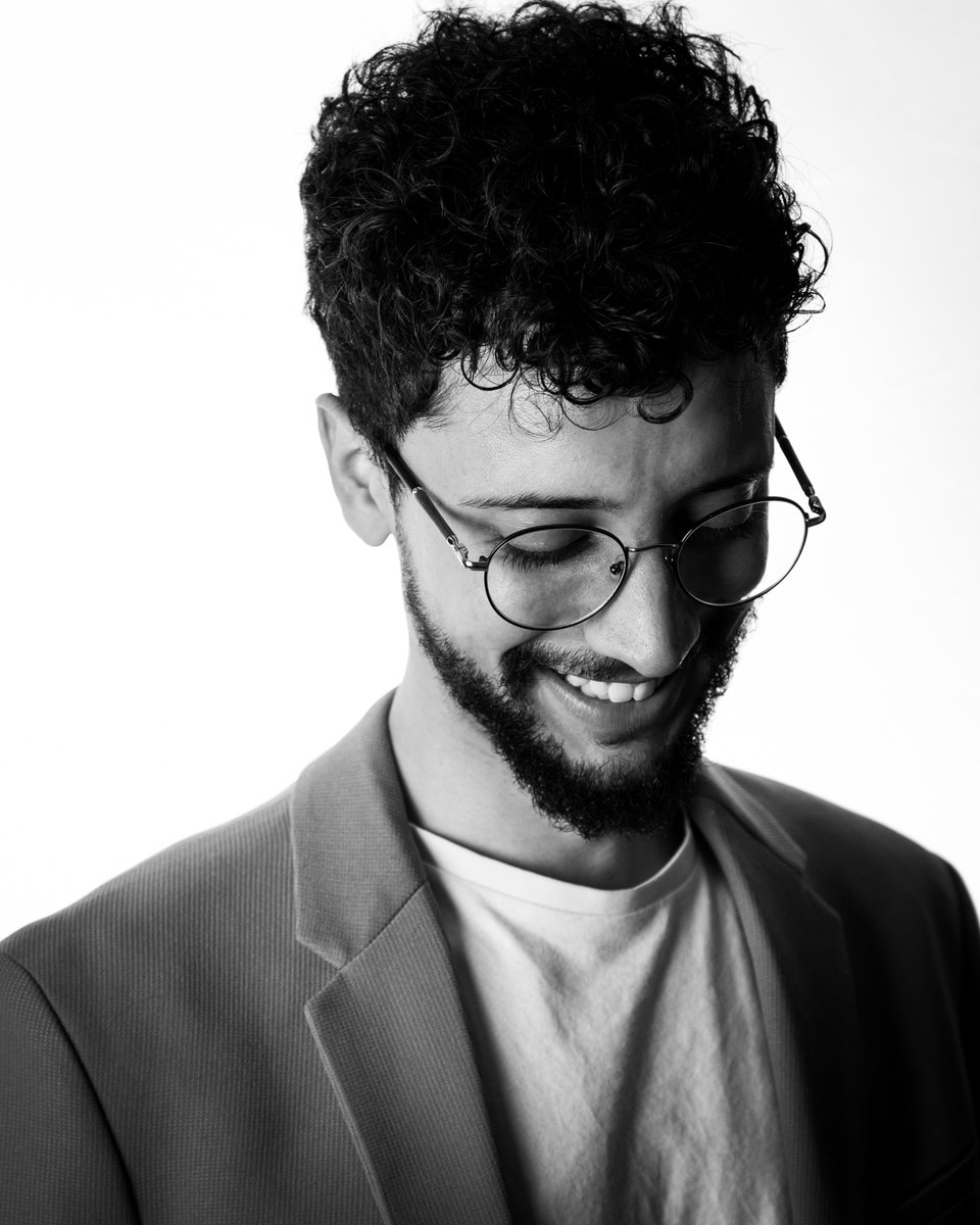 N9T_io's tweet photo. 🇫🇷 Ahmed, Co founder et directeur Artistique, il s'occupera de la direction artistique des projets.
Il traduira les messages de nos clients par l'image. Avec l'aide de notre équipe de création, il élaborera les maquettes des projets et des collections à venir. https://t.co/hwaEVkRYau