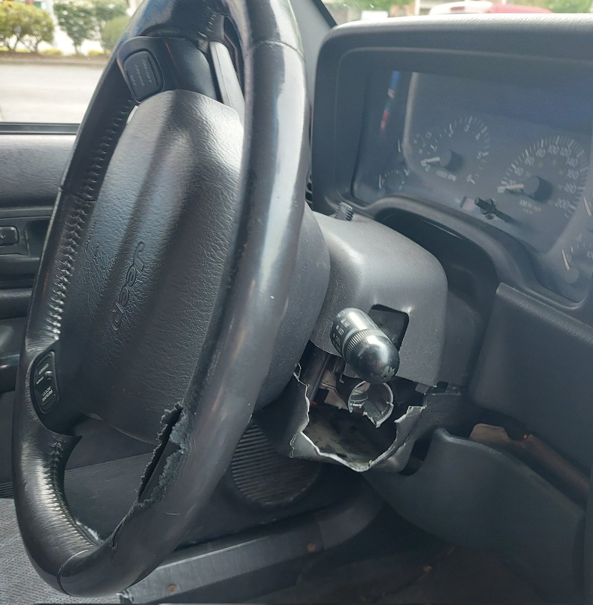 Great teamwork this morning resulted in the arrest of a known offender after he stole items from a parked car and departed in a stolen vehicle.   #Patrol #CRU #Air1 #K9