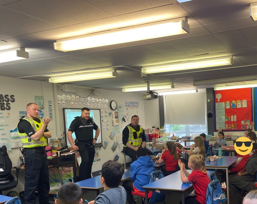 MissPClarke's tweet photo. P4 have had so much fun today learning all about different jobs from so many interesting people! We were so lucky to have so many inspiring guests ❤️ @stmarysmaryhill @skillsdevscot https://t.co/Z9rLZ73maV