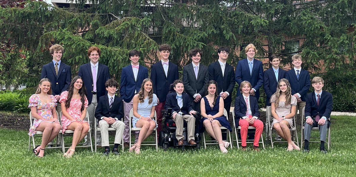 cpopalumni's tweet photo. Congratulations &amp; Best Wishes to the Christ, Prince of Peace Graduates of 2022!  Go Out There and #BeTheGreaterGator! 🎉🎓🐊🎓🎉 https://t.co/zhBS3v7hCy