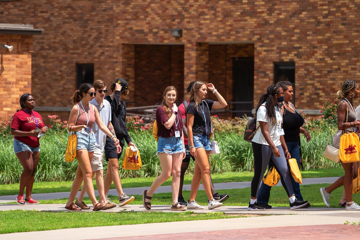 MSUTexas's tweet photo. Don't forget to sign-up for Orientation! Learn more at https://t.co/1E8F31zotB, and we'll see you on campus in June or July! #MSUTexas 🐎 https://t.co/2Qo4AxQp1C