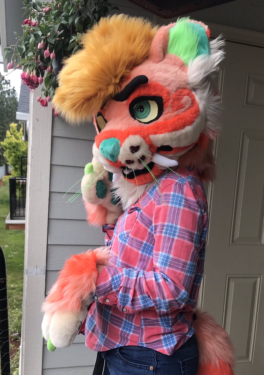 KabberCreations's tweet photo. I’m about to finish my queue, so now it’s...

✨R4FFLE TIME✨
Winners will get a custom partial, with the option to upgrade to a fullsuit for an extra f33

-follow me
-retweet
-post a ref (no qrts)

Ends July 1st
IMPORTANT INFO BELOW

#furry #fursuit #fursuitmaker #fursuitraffle https://t.co/jIxfs9MnRe