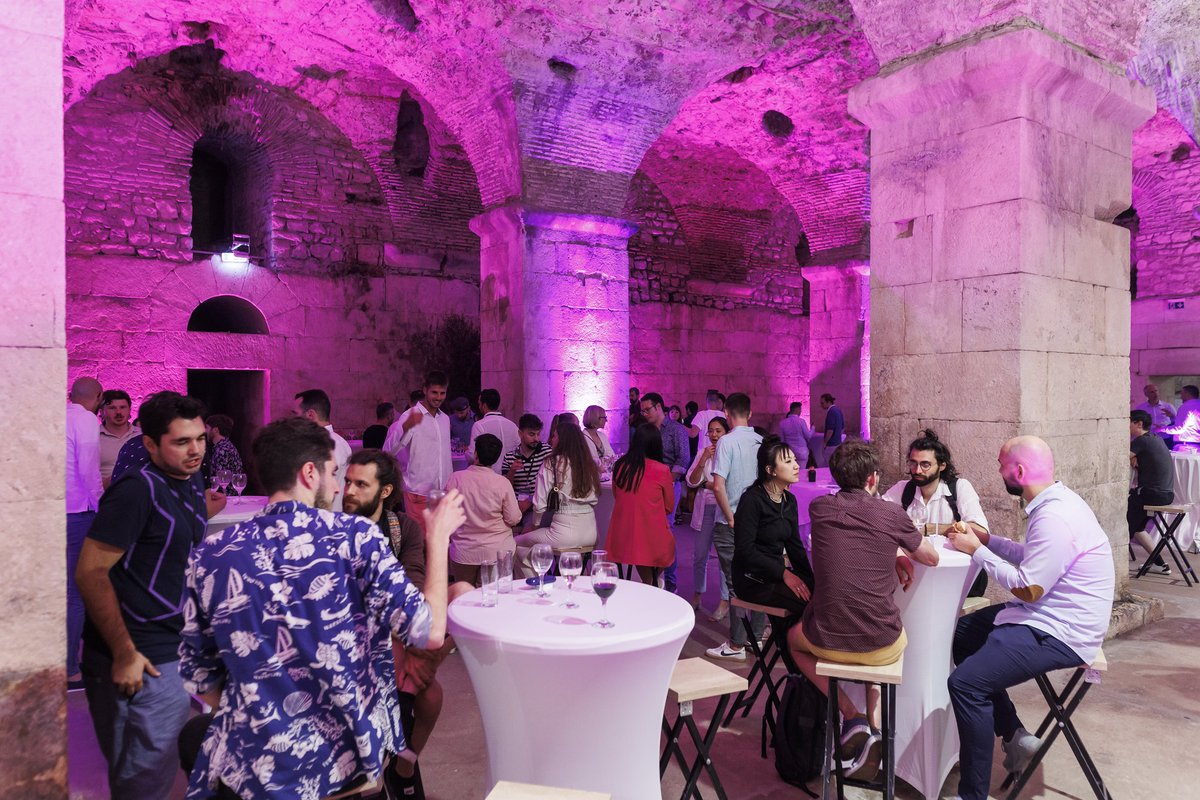 blocksplit's tweet photo. #BlockSplit3 dinner party was...
Comment with emoji π https://t.co/WR1LOoOlYf