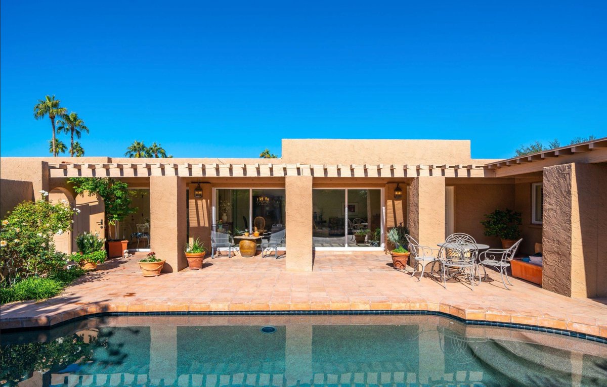 💜 COMING SOON. Surrounded by multi million dollar estates Santo Tomas is in the perfect Scottsdale location. Enjoy total privacy in your courtyard garden while sunbathing or swimming in the pristine pool. Extensively renovated home. Ask me for more info! #scottsdale #arizona