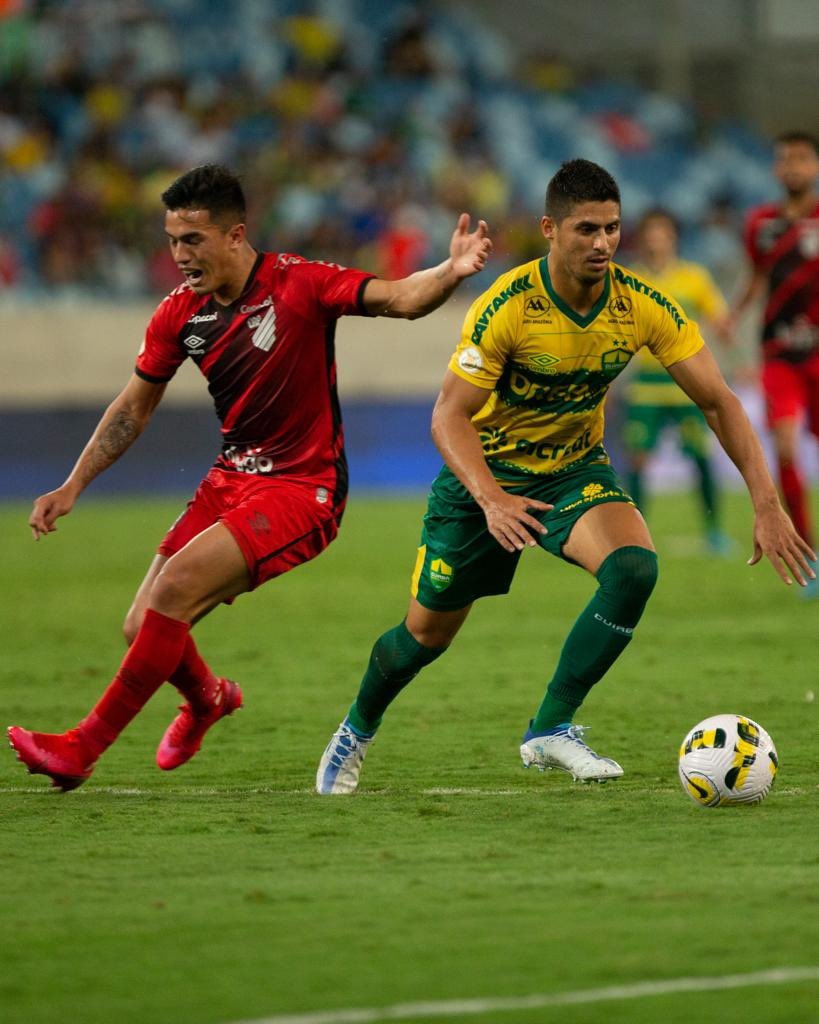 Com foco e trabalho, vamos driblar os obstáculos. 💪⚽️

A luta continua! 🔰