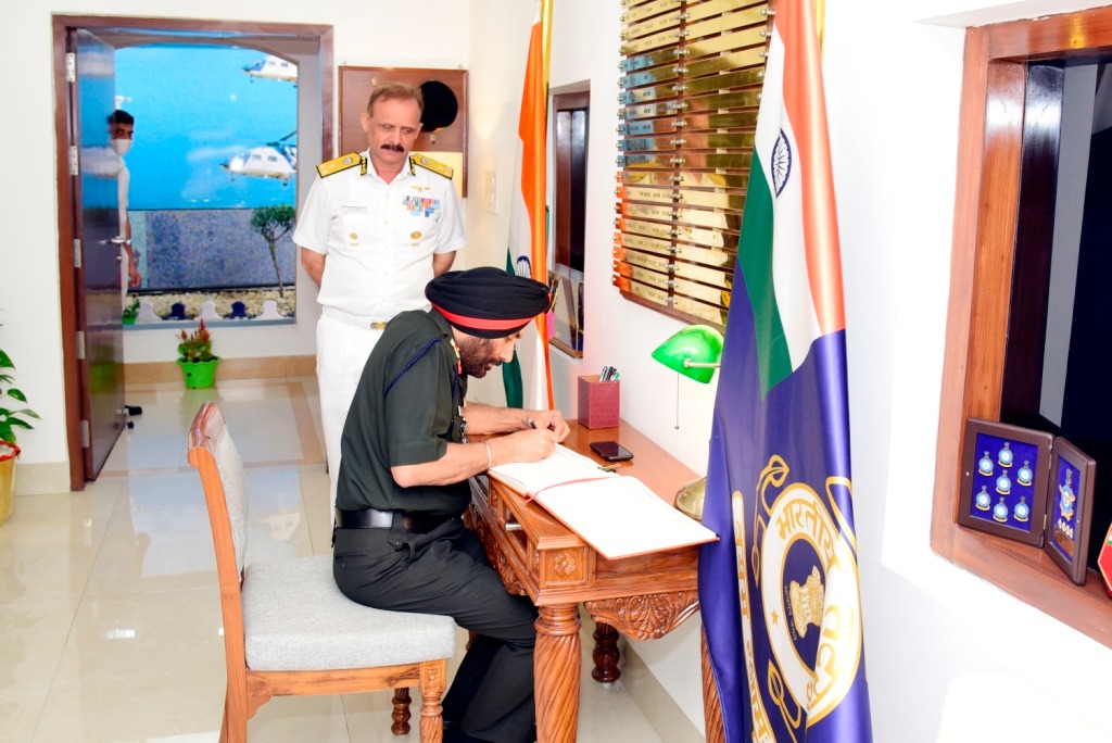IndiaCoastGuard's tweet photo. Keeping Infrastructural Growth as the prime agenda #EinC Lt Gen Harpal Singh for the first time, co-chaired the Annual works conference with #DGICG in the presence of Regional Commanders.Professional review &amp; interaction focussed on innovative engineering technologies for future. https://t.co/nf4c74Uque