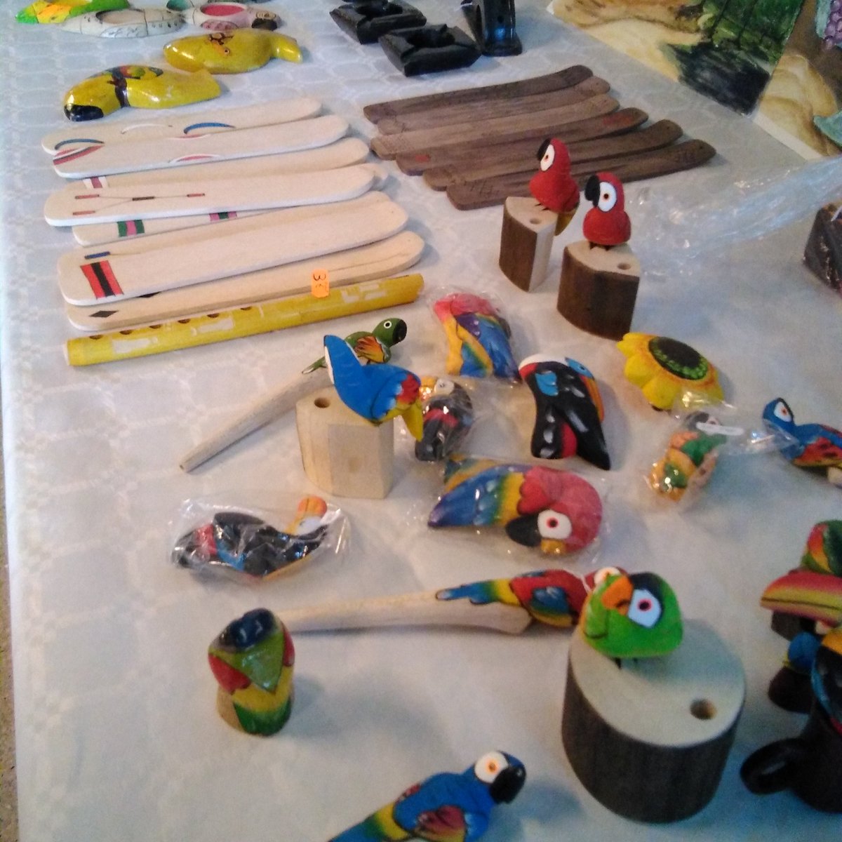 Nuestra EXPO CARUMANDA es el lugar de encuentro de los socios y amigos de la organización en SAFAMISTAD <a href="/APASafaMadrid/">APA SafaMadrid</a> 
Ven a visitarnos, charla con nosotros y escoge una pieza de artesanía de los países en los que trabajamos. 
Sábado y domingo, mañana y tarde. 
📷 2019