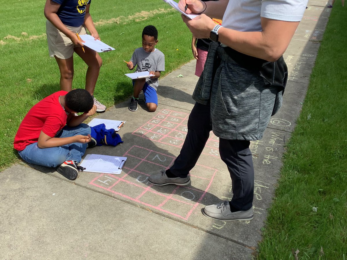 Enjoying our math walk today <a href="/WillowRidge480/">Willow Ridge ES</a>. Third and fourth grade students are using their number sense and challenging their thinking, while enjoying the nice weather. ☀️