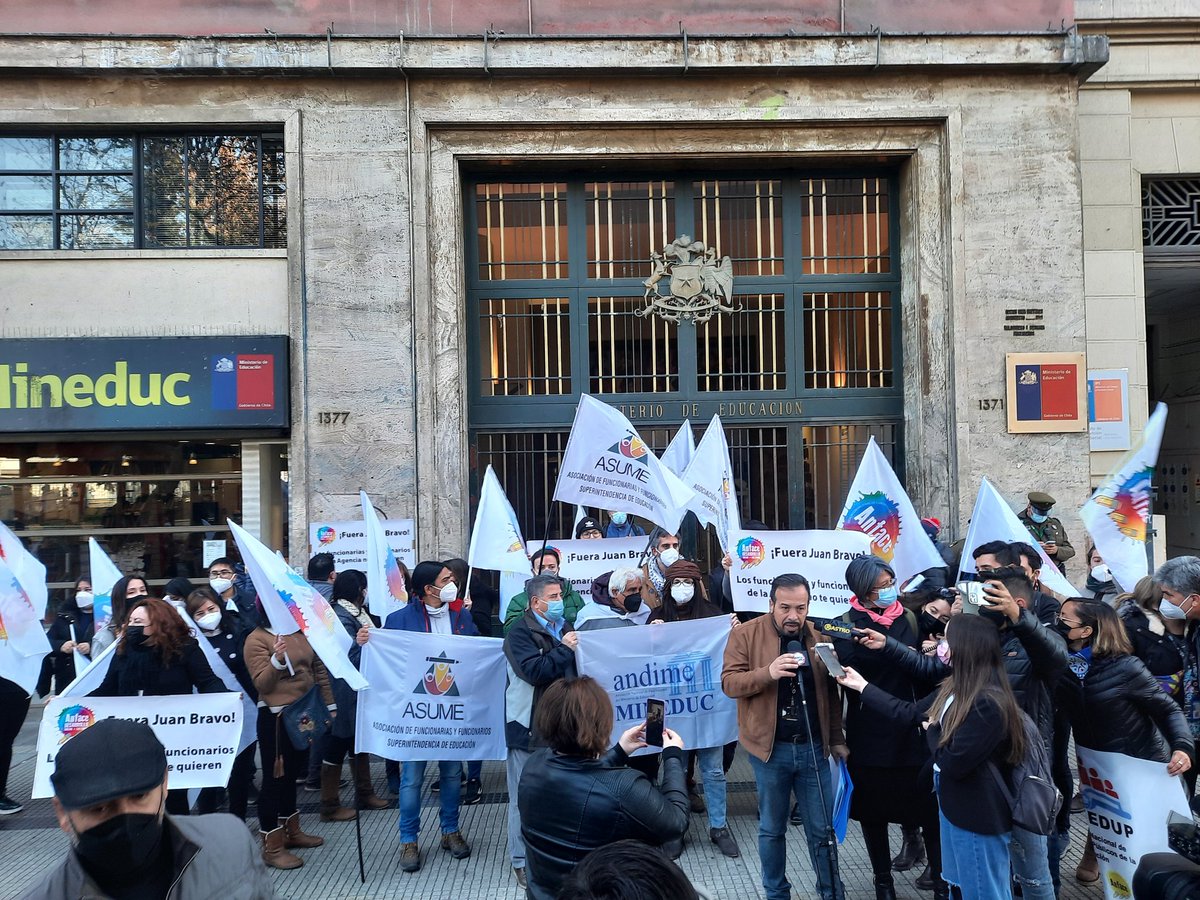 ANFACE_Chile's tweet image. En @Mineduc punto de prensa #fuerajuanbravo @agenciaeduca @Cutchile @anefchile @fenaedup
