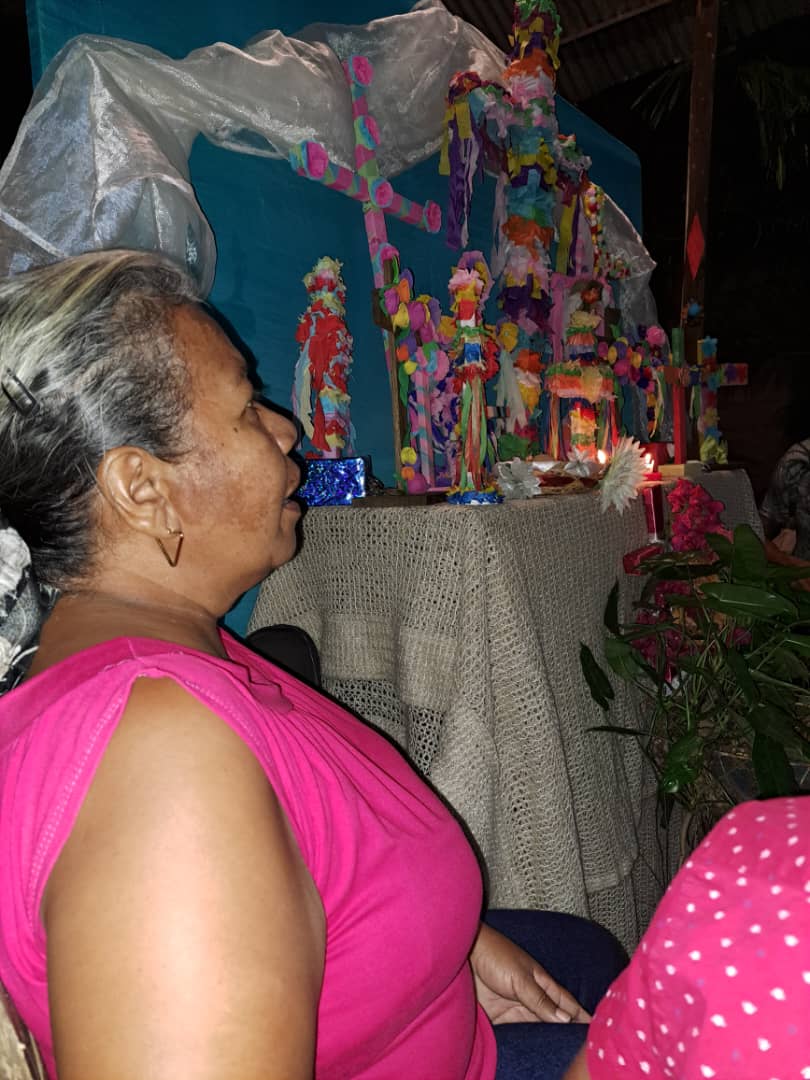 misioncultur's tweet photo. #EnFotos 📸 Despedida de Cruz de Mayo en el Ateneo de San José de Guaribe, bajo la dirección de la cultora Soraya González #CulturaGuárico #Tradición @VillegasPoljak @kvmillan @VeMisionCultura @minculturave @moraomar15 @NicolasMaduro @redesipc https://t.co/Vh2bWycABX