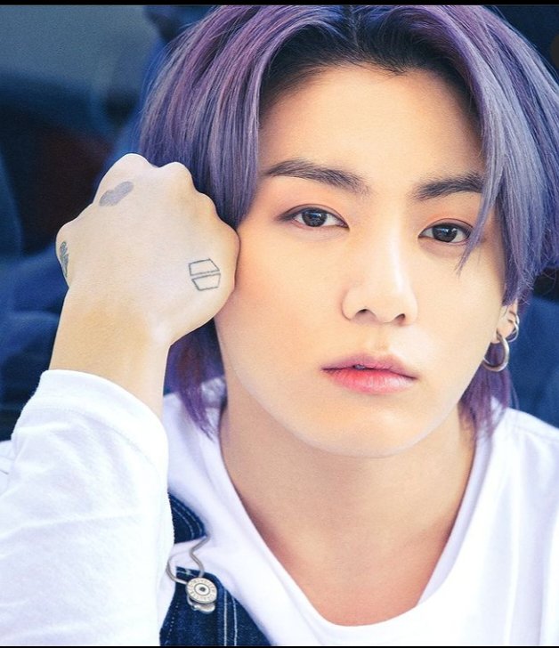 ummaysultana96's tweet photo. @BTS_twt_JUNGKK Miss you so so much..
Love you too dear ❤️💜 https://t.co/DIzZFU5faG