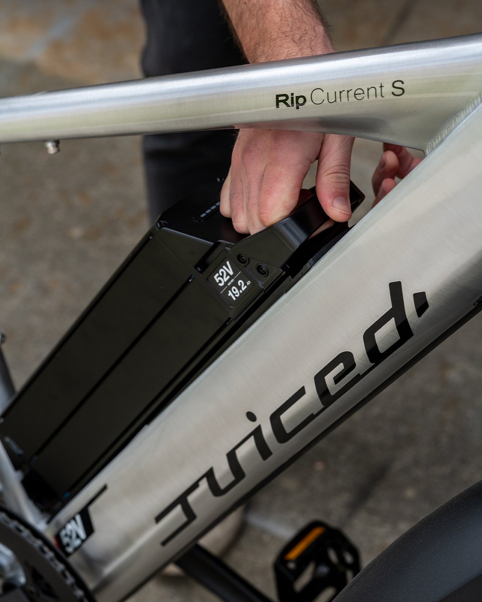 JuicedBikes's tweet photo. LAST CHANCE TO SAVE on the G2 Battery! #juicedbikes #52V #ebikes #electricbikes #lithiumion #rangefordays https://t.co/xI74I3vxBb https://t.co/cqEJkfiLuO