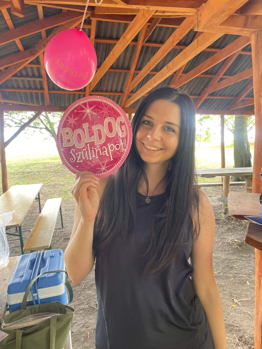 Thanks for the Bday wishes guys, it's so kind 😘🍾 it's time to celebrate in a hungarian way 😁