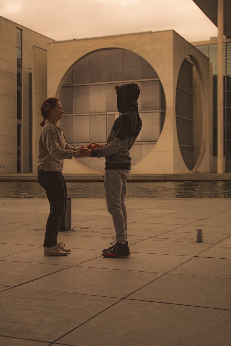 KMaxArt's tweet photo. #berlinstreetphotography
#streetphotographercommunity #urbanstreetphotogallery #berlinphotography #berlinstreetphotographers #Deutschland #Germany #Strassenfotografie #Fotografie #dancing #Tanzen #Spreeriver #MarieElisabethLuedersHaus https://t.co/46Jbi6yckO