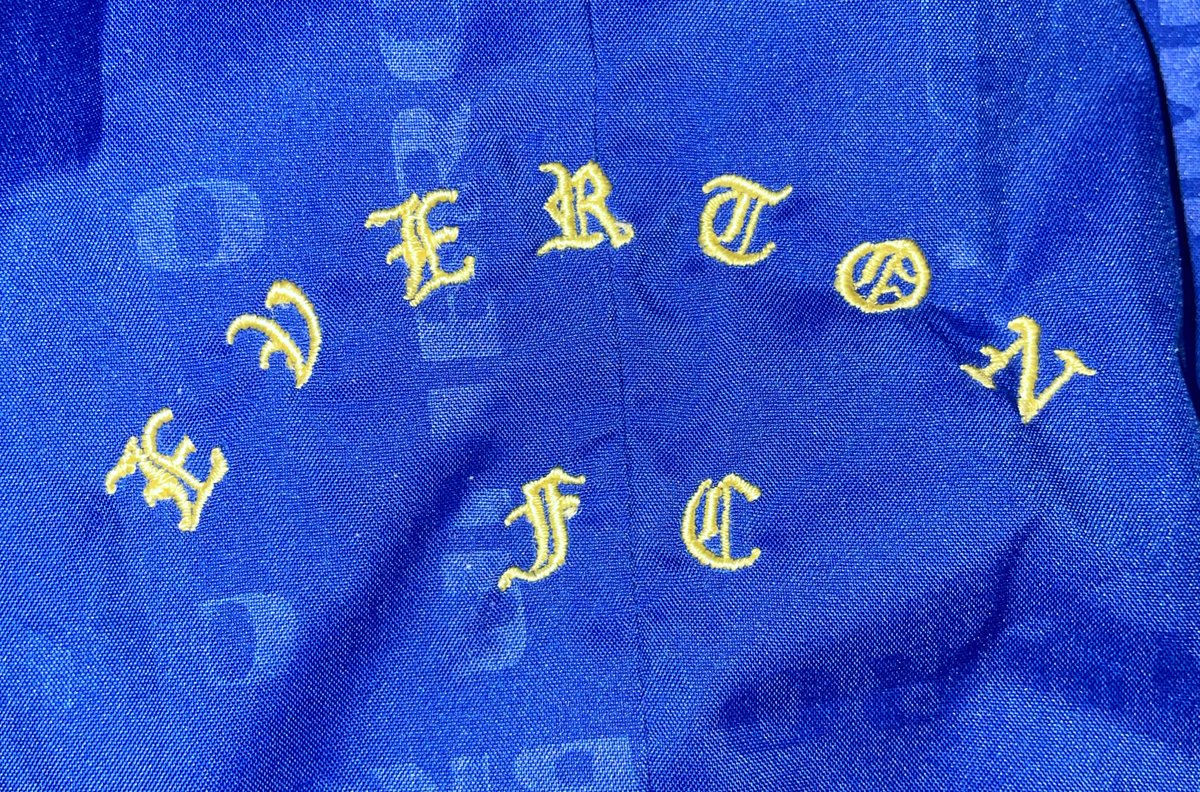 Mid 90s training jacket ⚫️🔵