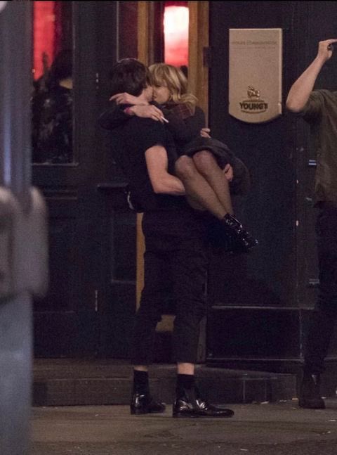 blairsfr's tweet image. they just walk around looking like they came straight out of a romcom movie