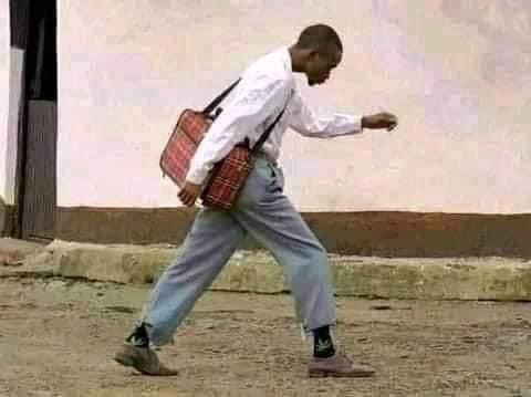 AdvoBarryRoux's tweet photo. eRoute Zimbabwe! There's a new currency called Clip-Toe currency, invented by our Zimbabwean friends. https://t.co/pDYp4nhKLv