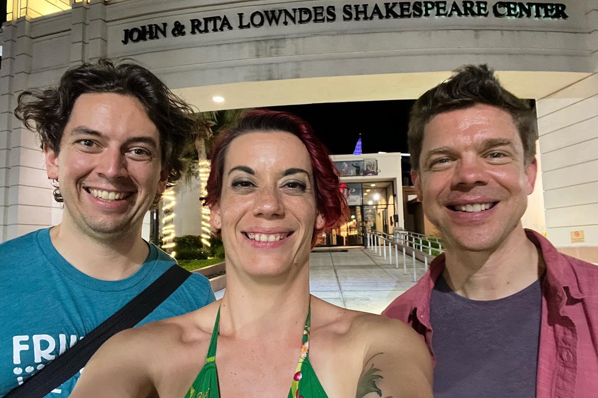 4thWallEnsemble's tweet photo. Another @orlandofringe in the books. Thank you so much to the staff, volunteers, patrons, & other artists who made this festival amazing. We love you all immensely and are so grateful we could visit you before our next adventure in Edinburgh!
#hybridarts #acromusicians #ofringe31 https://t.co/oCSbn10s3o