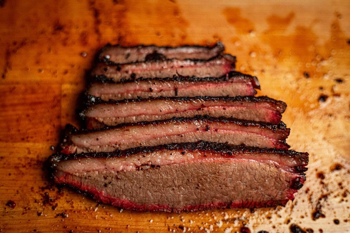DUNKonDUNKS's tweet photo. Used @truffsauce X @BENBALLER Sauce as a binder on this @snakeriverfarms Black grade American Wagyu Brisket!! #bbq #brisket #BBqWithRikRik #kansascity #bbqexperience #kansascitybbq #kcbbq #foodporn #yougottaeatthis #jealousdevilcharcoal #fueledbyJD #LegendMaker #JealousDevil https://t.co/eSk6d8i5Bg