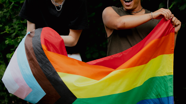 Juin! C’est le #MoisFierté! Bcp de jeunes 2SLGBTQI+ luttent pour un espace sûr où se sentir à l’aise. Ces visuels pour les médias soc. appuient les élèves 2SLGBTQI+ et renforcent l’empathie. Créés avec <a href="/Wisdom2Action/">Wisdom2Action</a>
smho-smso.ca/blog/online-re…