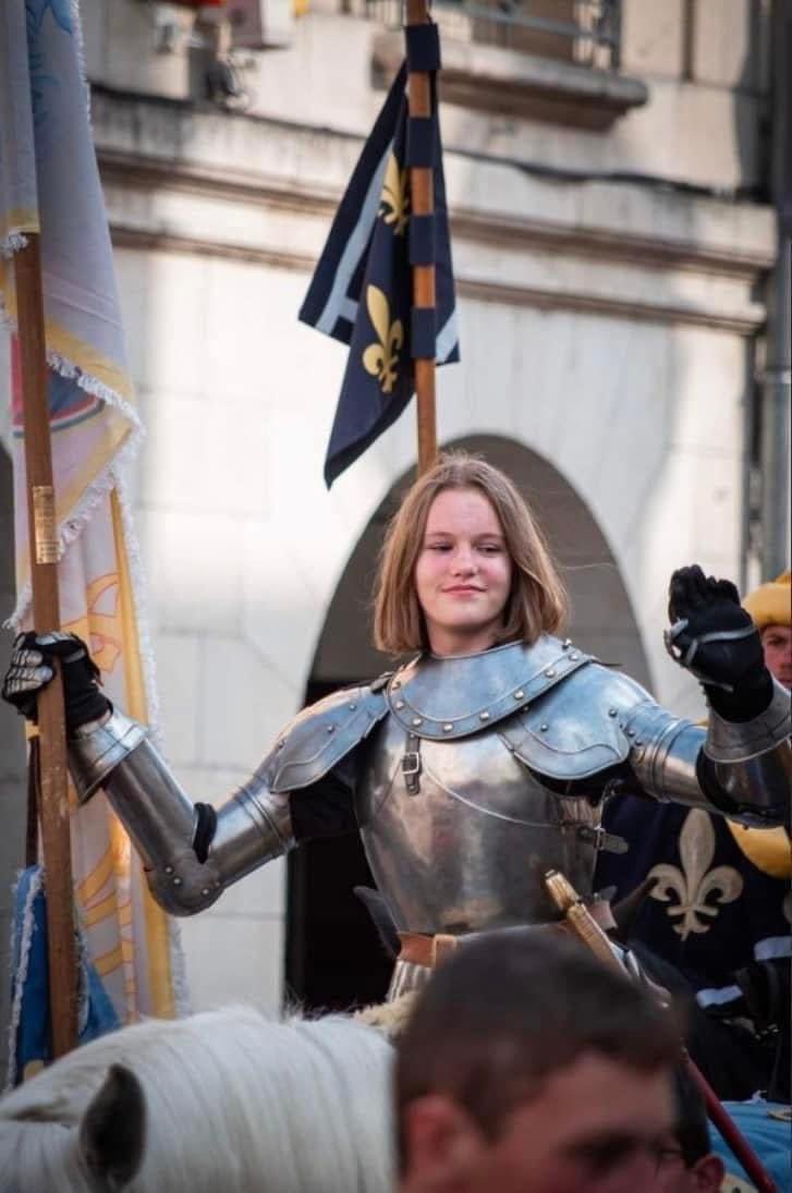 This is Clotilde Forgeot d’Arc—descendant of Pierre d'Arc, the brother of St Joan of Arc, whose feast we celebrated yesterday.

#CatholicTwitter