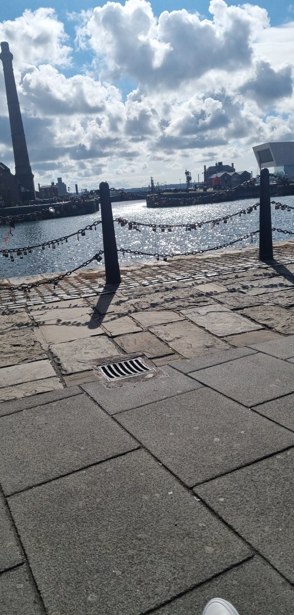 kjohnston1994's tweet photo. A trip to the docks before walking past the best sign around 😁😁😁 @FLYNTofficial https://t.co/LN6EXqVpWl