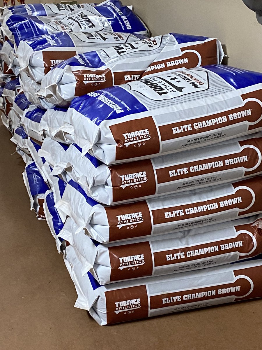Aualum9496's tweet photo. Some of the @Turfaceproducts used by a great crew this past week @SEC baseball tournament.#elitechampionbrown #slidemaster #5starpackingclay #elitenatural https://t.co/Vwu3MqYGBS