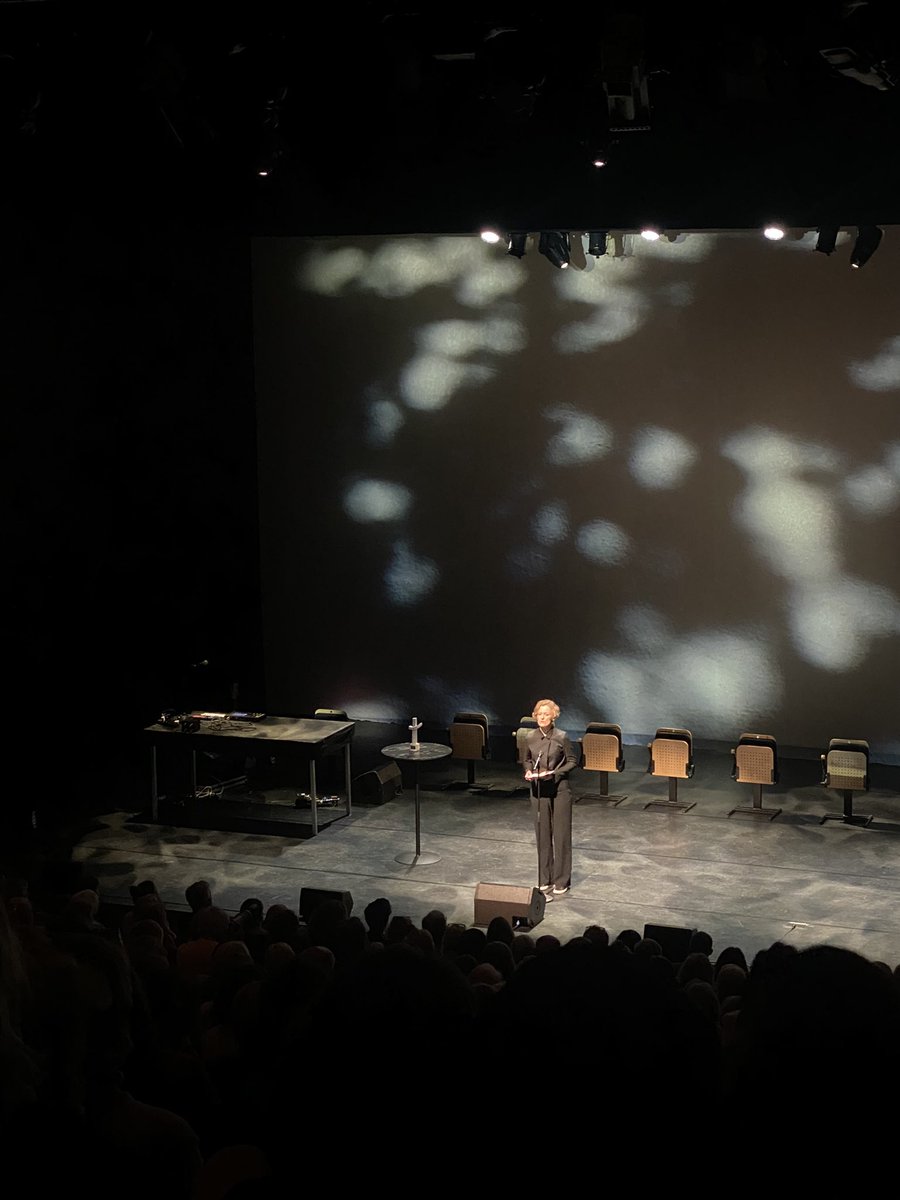 Kultur- og likestillingsminister åpner årers Litteraturfestival! Hurra for festival og hurra for litteraturen 🧡