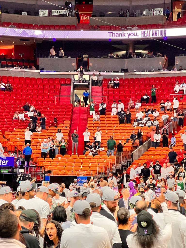 sfinninc's tweet photo. Such a great basketball weekend in #Miami @MiamiHEAT @celtics https://t.co/Qx4Wp2ENJr