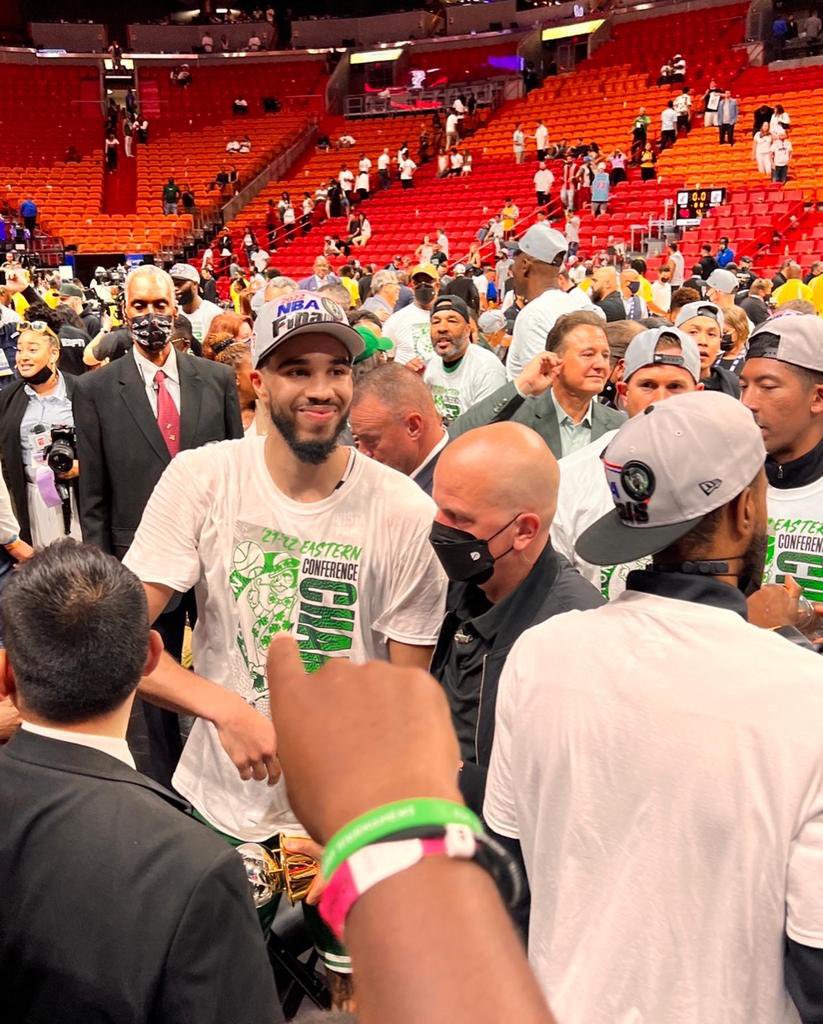 sfinninc's tweet photo. Such a great basketball weekend in #Miami @MiamiHEAT @celtics https://t.co/Qx4Wp2ENJr