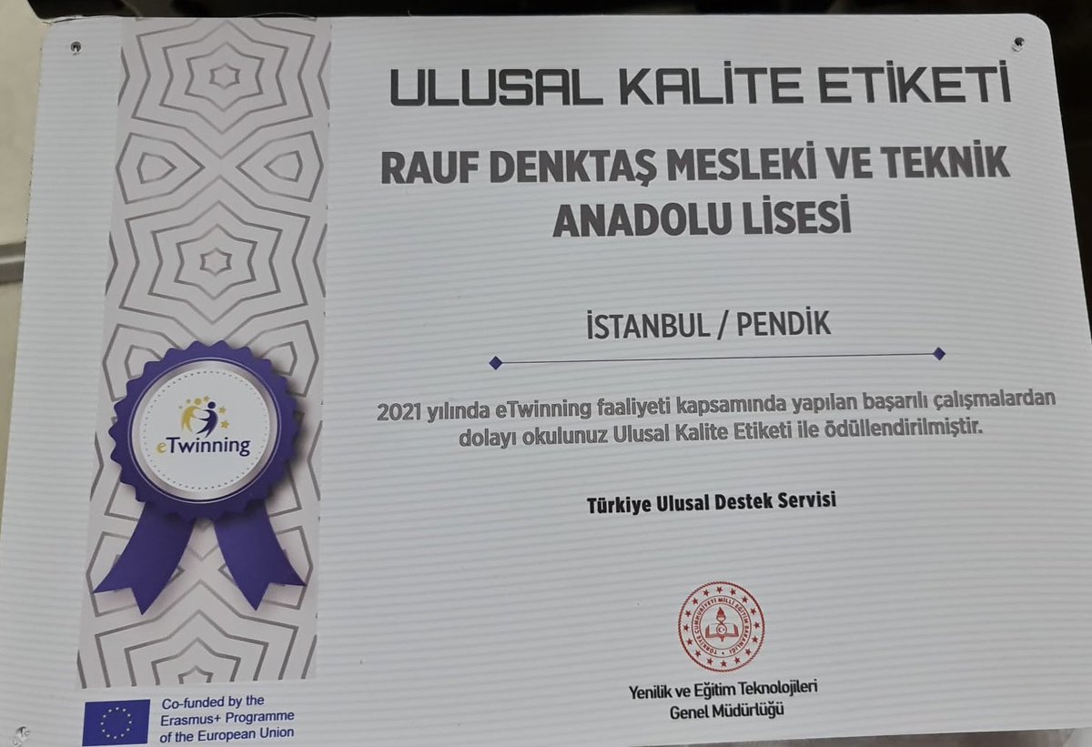 Okulumuzda yürütülen “20 kelime 1 hikaye” eTwinning projesini tamamlayarak Ulusal Kalite Etiketimizi aldık✨ 🏆 Çiğdem hocamız ve emeği geçen tüm öğretmen ve öğrencilerimizi tebrik ediyoruz <a href="/drkayahulya/">Dr.Hülya Kaya</a> <a href="/istanbulilmem/">İstanbul İl Millî Eğitim Müdürlüğü</a> <a href="/istanbul_MTE/">İstanbul Mesleki ve Teknik Eğitim</a> <a href="/istanbul_pendik/">T.C. Pendik Kaymakamlığı</a> <a href="/cigdemalatekin/">çiğdem alatekin</a>