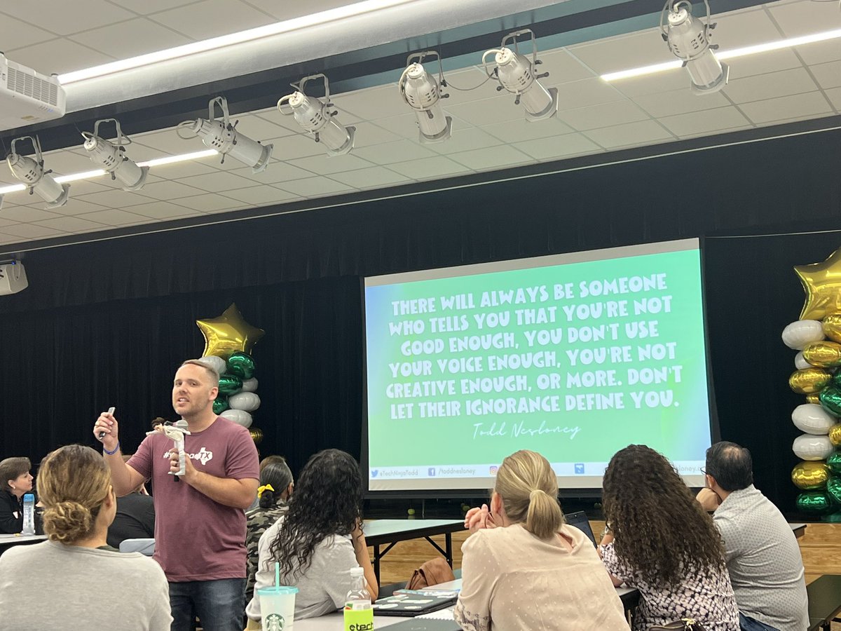 TechKnow_Ing's tweet photo. So many take aways from @TechNinjaTodd…When it gets too be too much, pour into somebody else. It brings you up more than it does them. #servantleadership #bepartofthesolution #TechFestHEB https://t.co/tyNw4OKT4B