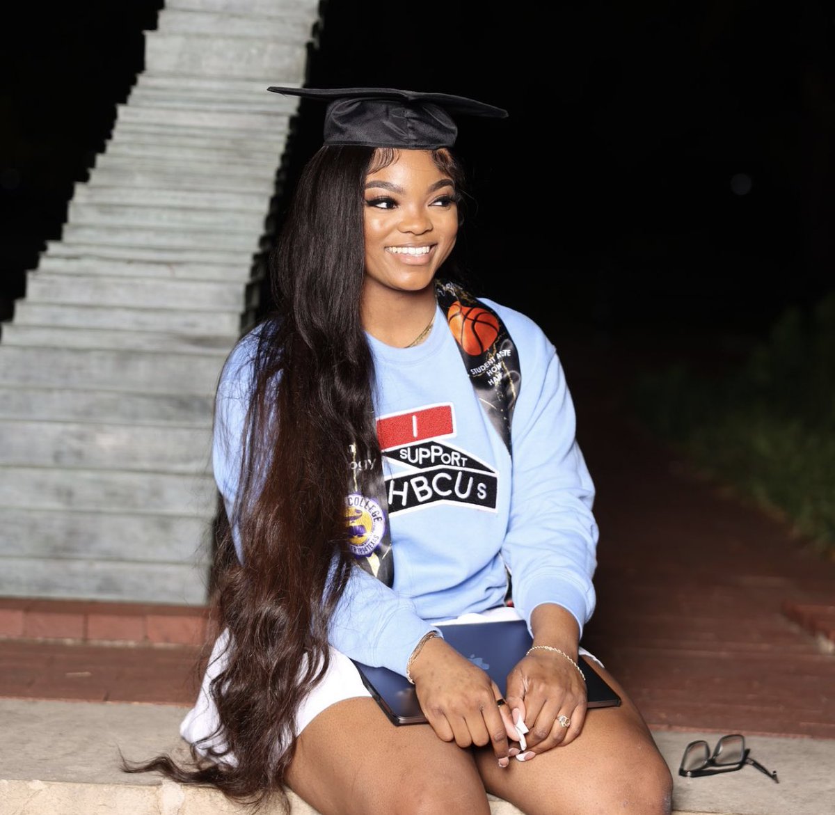 FamousLyn_'s tweet photo. 21 with 2 Degrees 😏,TALK TO ME NICE !  #HBCUGrad #BlackGirlMagic https://t.co/bvwqoO6OST