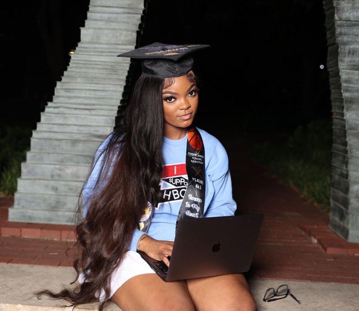 FamousLyn_'s tweet photo. 21 with 2 Degrees 😏,TALK TO ME NICE !  #HBCUGrad #BlackGirlMagic https://t.co/bvwqoO6OST