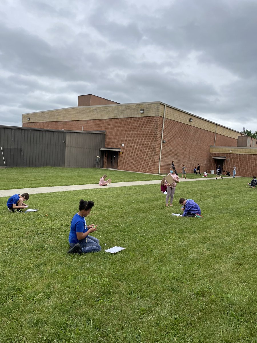 MsP_Danielle09's tweet photo. The kiddos loved participating in an egg hunt to review for our VA Studies SOL test! Each egg had review questions or prizes in them! @MrsBartley4 @CESGoPanthers https://t.co/9sIAfXhbNF