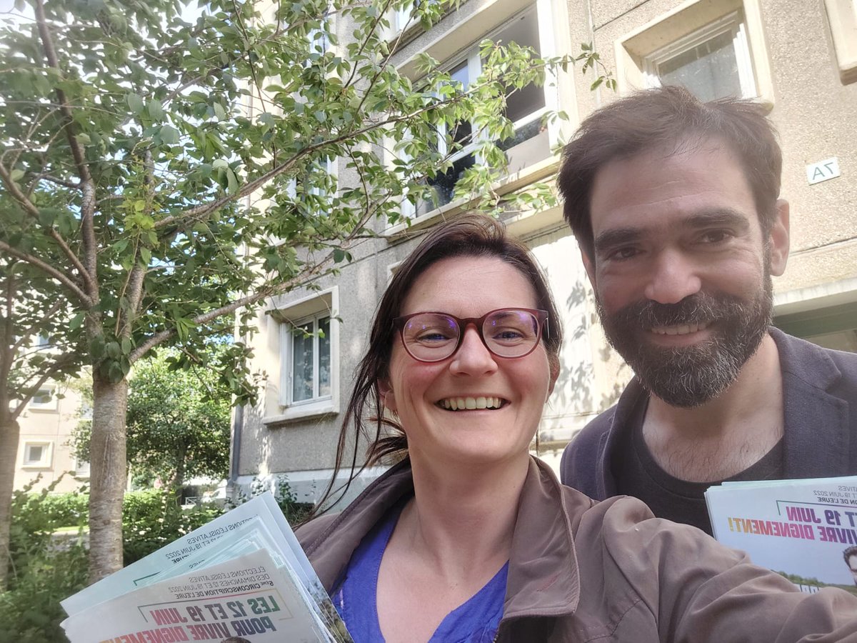 PYJourdain2024's tweet photo. Ce lundi soir, nous sommes venus à votre rencontre aux #Tourelles.
Dans 3 semaines, changeons de gouvernement !
Merci à tous les habitants pour leur accueil enthousiaste et chaleureux.
#législatives2022 #circo2705 #NUPES https://t.co/Hw6ZpYG4g8