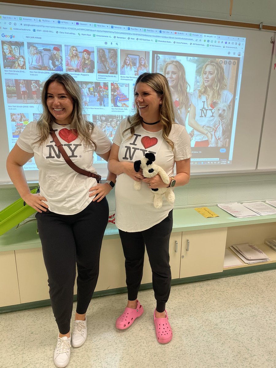 MsGodkin's tweet photo. The Olson twins reporting to @ResCSS #ILP today #rezweek #dressasacelebrityday #newyorkminute https://t.co/2l0GThPSId