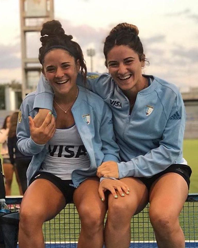 ADamelio64's tweet photo. #Hockey #Mundial #LasLeonas 🏑🇦🇷 Las platenses Majo y Vicky Granatto estarán entre las 18 Leonas argentinas que participarán del Mundial de hockey femenino, que se disputará entre el 1 y 17 de julio, en  Tarrasa🇪🇸 y Amstelveen🇳🇱. La lista fue confirmada x el DT Fernando Ferrara. https://t.co/LHpNB6pudB