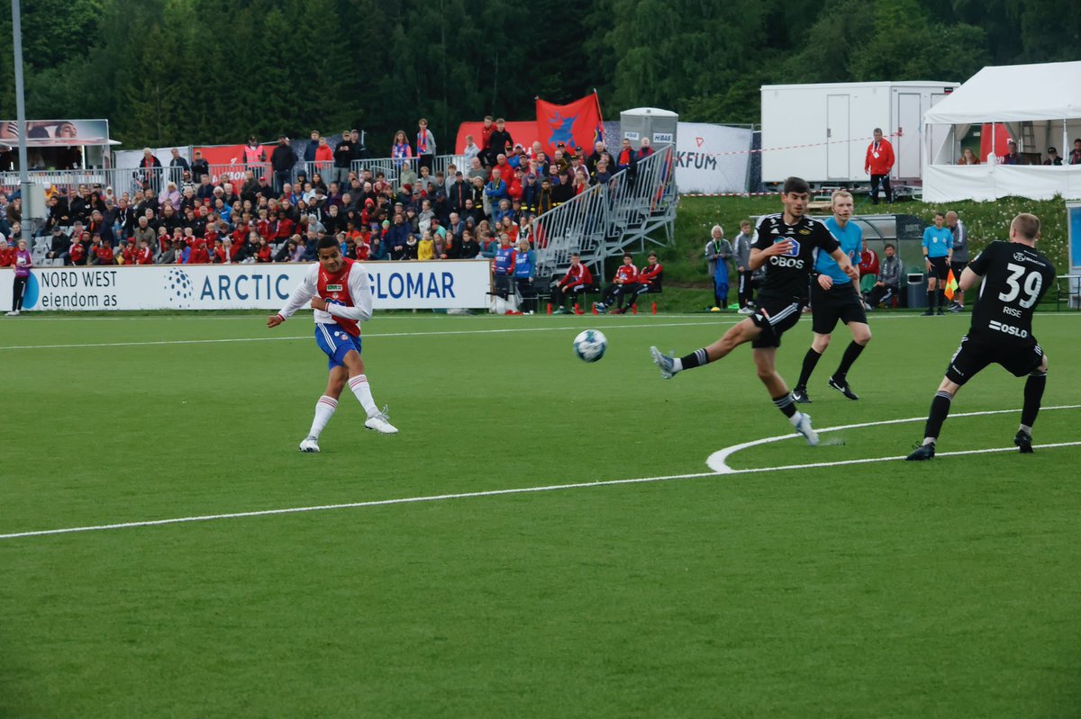 AaronKiil's tweet photo. Smultring, 3p og to skudd utenfor 16-meteren. Godkjent dag på jobben #kfum #kfumoslo #osloderby https://t.co/J9fZY0fqfJ