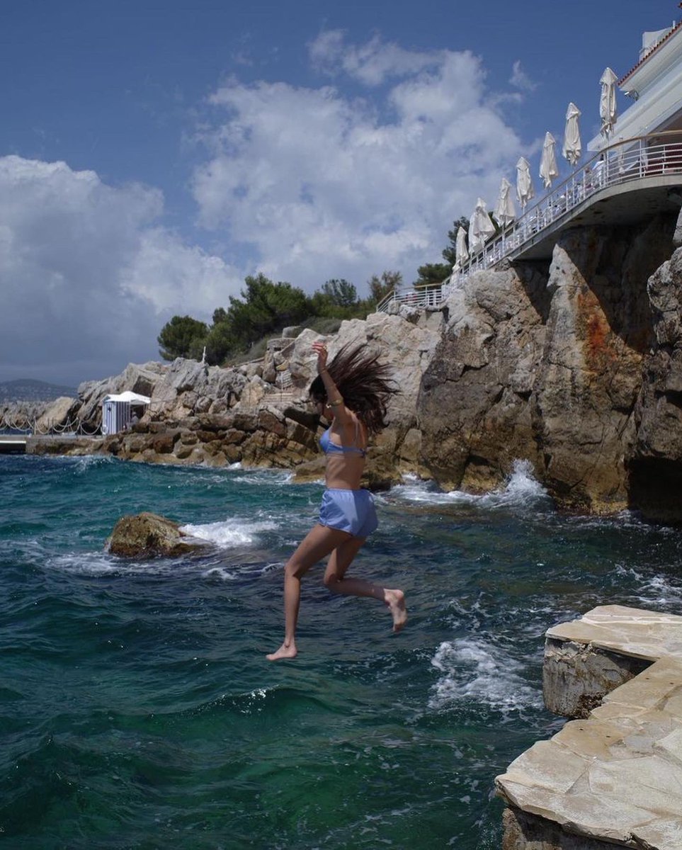 it only makes sense her boyfriend takes pics of her every chance he gets idk