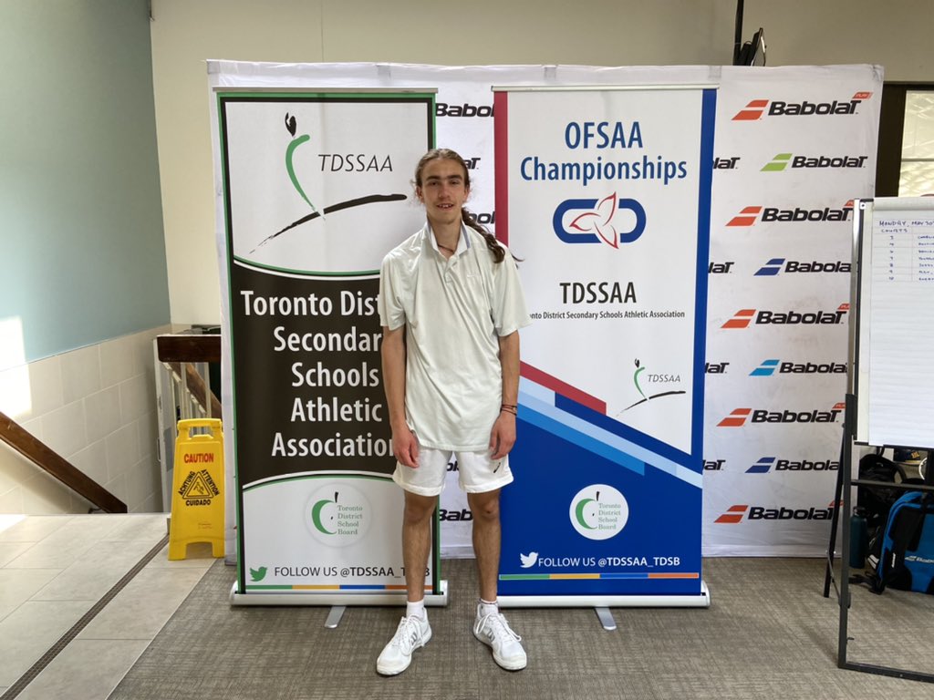 ES_GPVA's tweet photo. Nous sommes fiers de la performance d'Ilya, un match gagné et un de perdu, demain il vise le BRONZE @OFSAATennis #esgpv #gpv #vanier #gpva https://t.co/ownIPXiAgJ