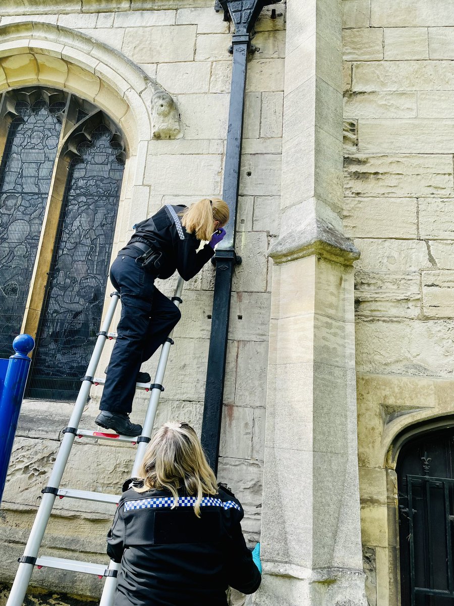 Sadly South Kirkby #Parish #Church has once again been the #victim of an attempted roof #metal #theft - this time #CSI attended &amp; conducted a #forensic investigation, hopefully with great results! <a href="/LeedsCofE/">Diocese of Leeds</a> @WYP_VJACKSON #twoworldscollide #chaplaincy #southkirkby