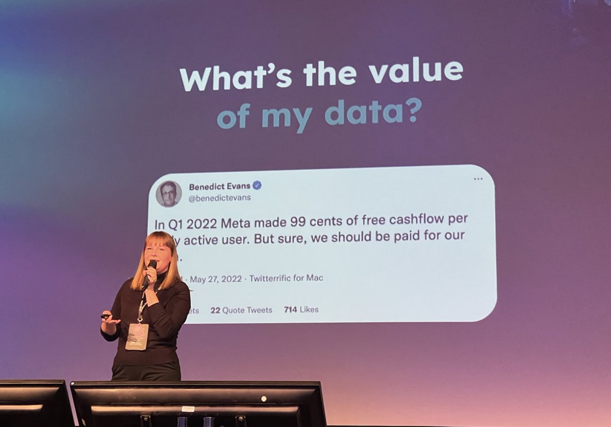zollhofHQ's tweet photo. Super interesting talk by @ronstedt about data in web2 vs web3 
#hackbay https://t.co/yqF6QqX91O
