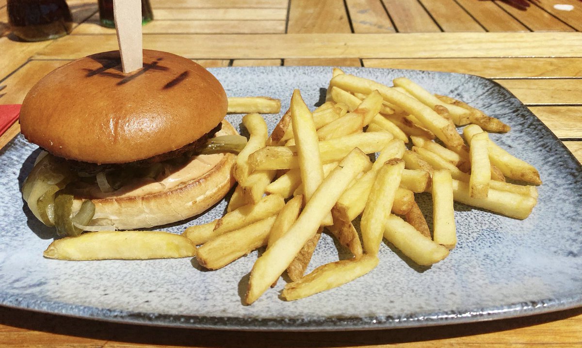 RamseyMorgan01's tweet photo. 最近愛上食burger😋

#港男 #90後 https://t.co/aZeDEwErqj