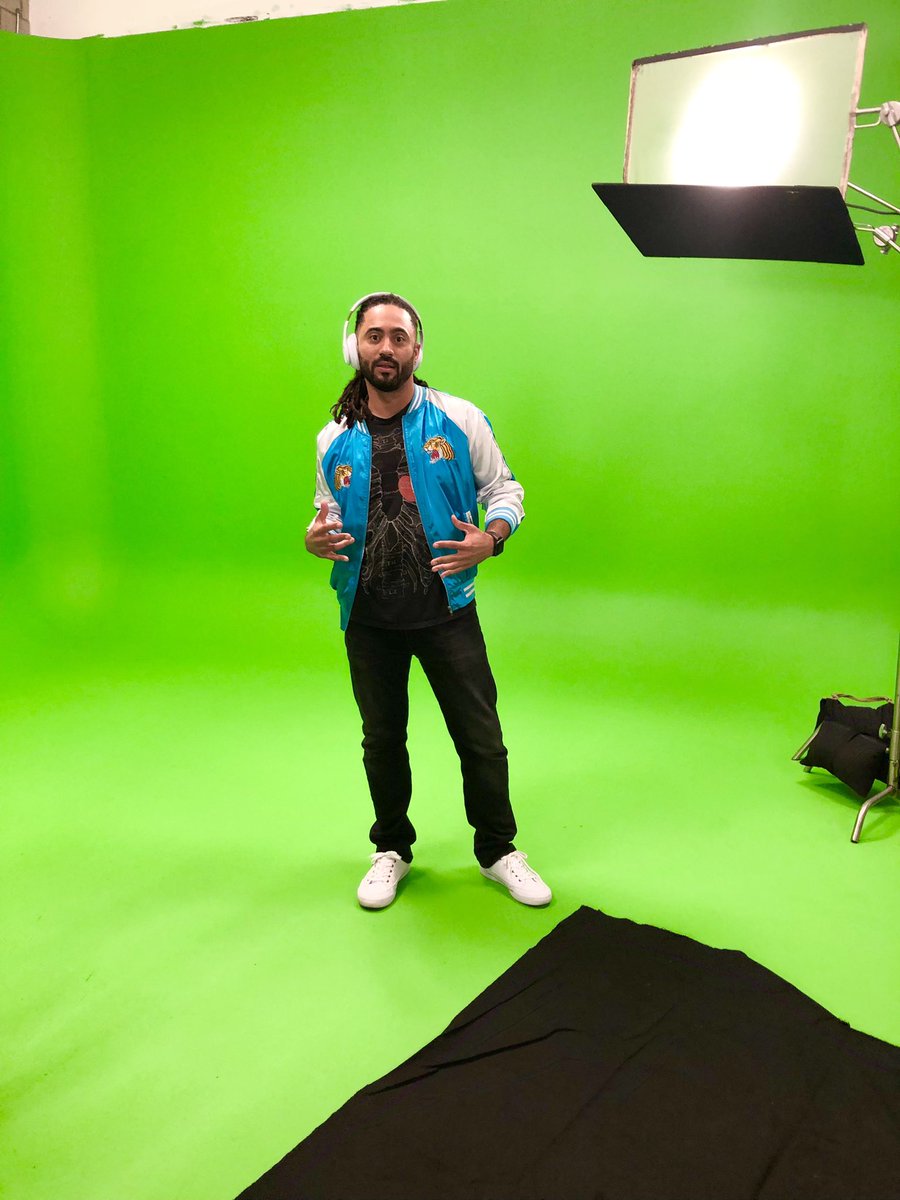 JoshMcClenney's tweet image. Behind the scenes
#onset #acting #film #BehindTheScenes